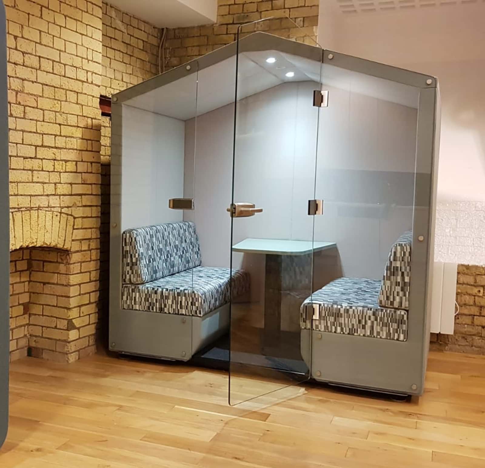 bea-meeting-pod_13 Meeting Booths | My Office Pod | Office Pods