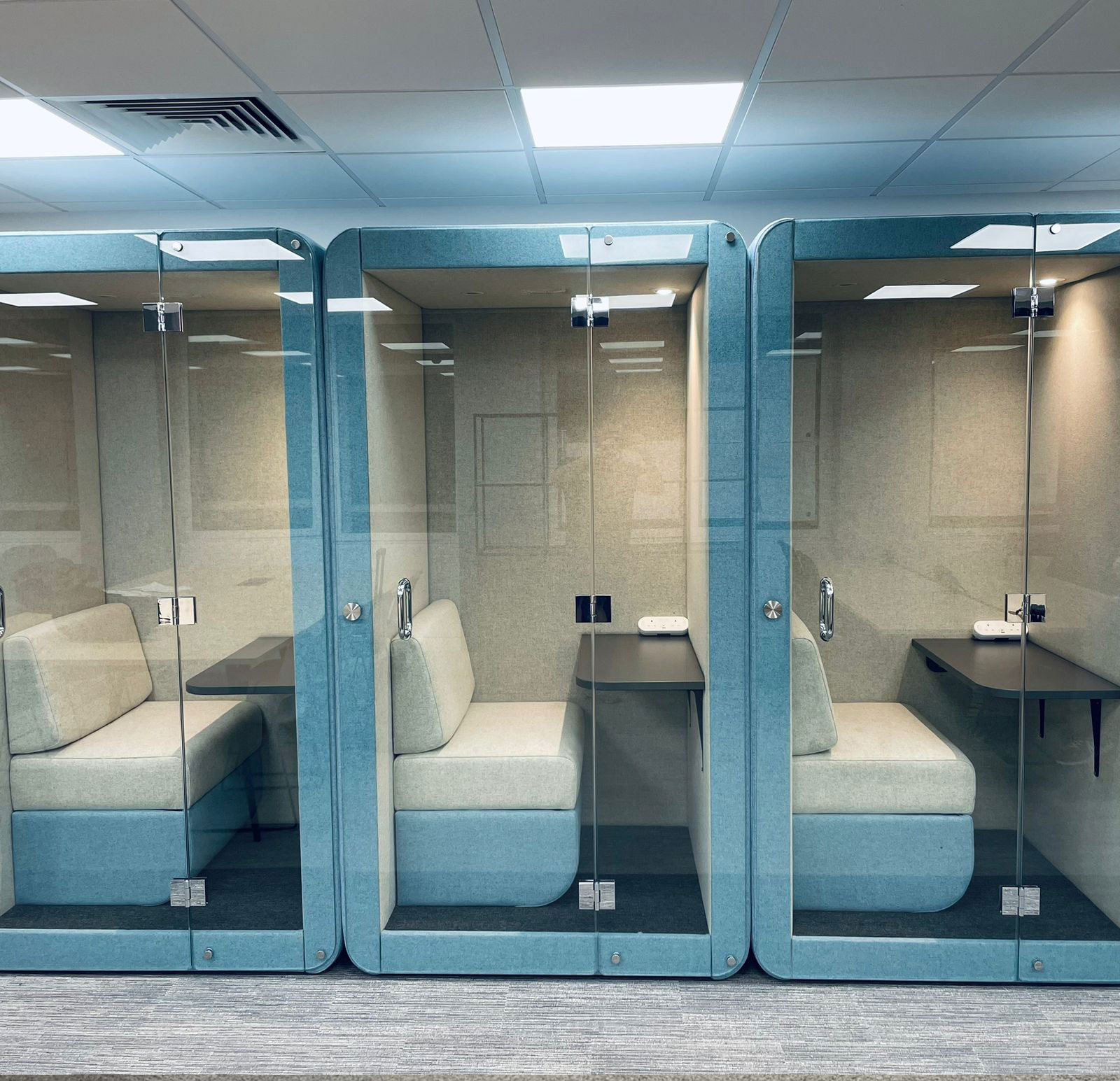 Penelope-video-conference-booth-7 Penelope Video Conference Booth