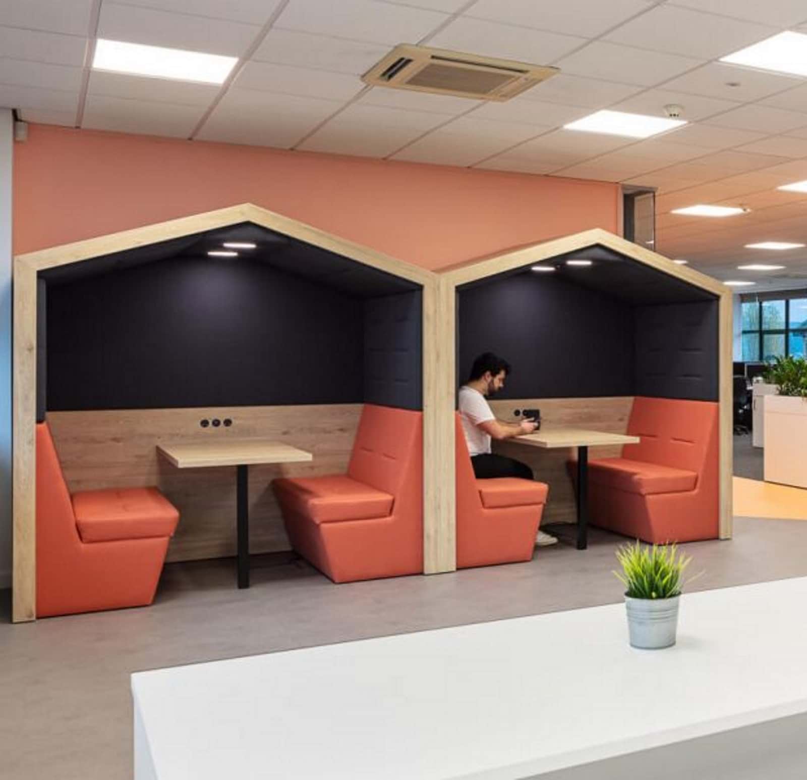 railway-carriage-booth_25 Meeting Booths | My Office Pod