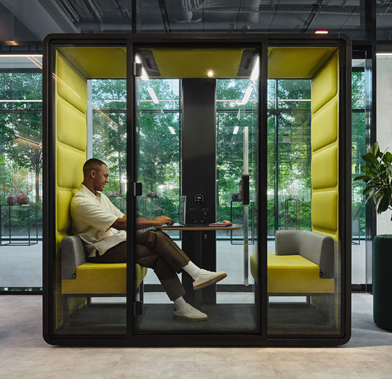 HushfreeXM1 Meeting Pods | My Office Pod