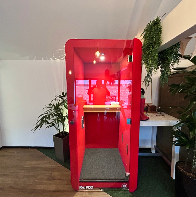 JDD Penelope Office Phone Booth Red - Second Hand Office Pods - My Office Pod15.38.43 (1)