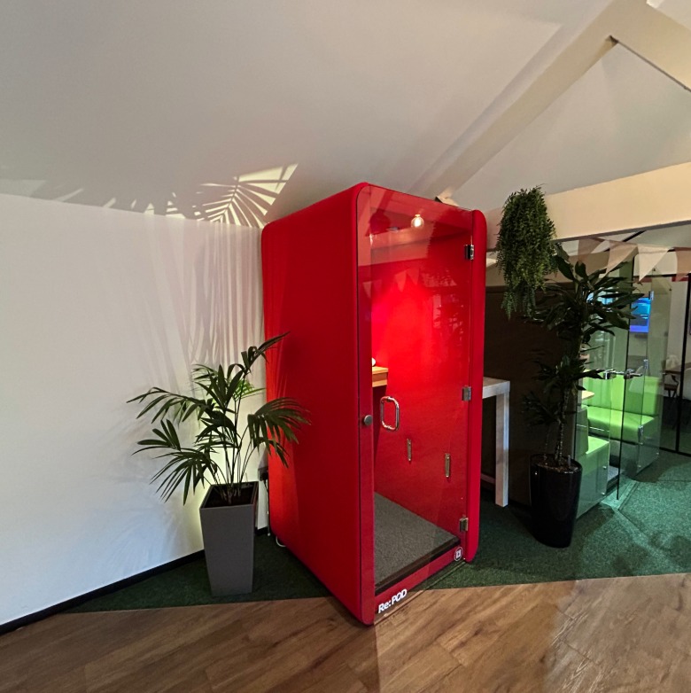 JDD Penelope Office Phone Booth Red - Second Hand Office Pods - My Office Pod15.38.43 (2)