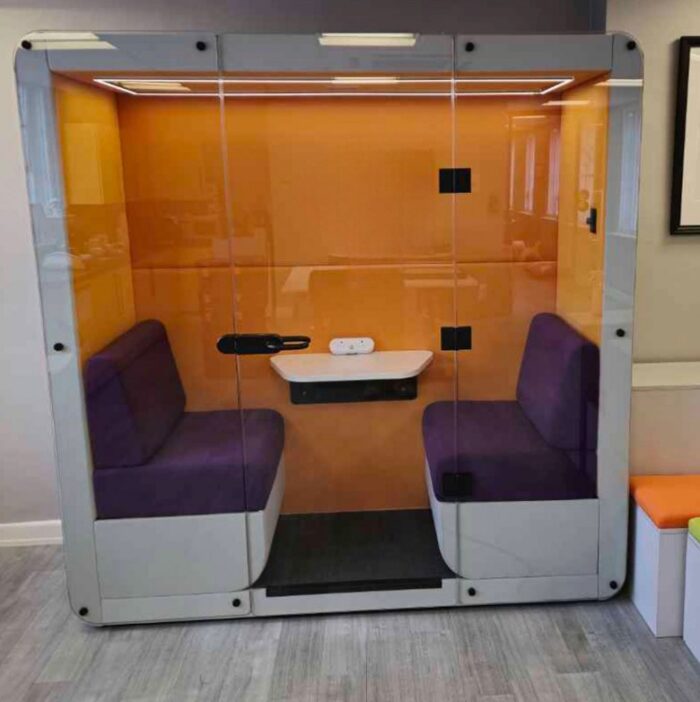 Bob Meeting Pod
