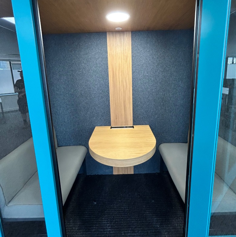 Used Camden Meeting Pod - Second Hand Meeting Pod - Second Hand Office Pods - My Office Pod - Exterior Used Camden Meeting Pod - Second Hand Meeting Pod - Second Hand Office Pods - My Office Pod - Exterior