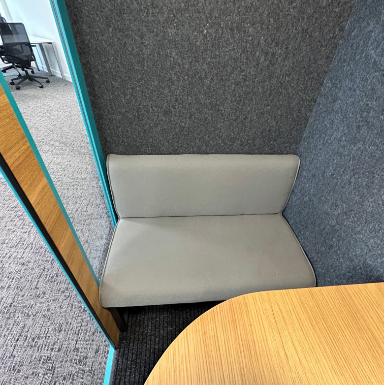 Camden Meeting Pod - Meeting Pod - Second Hand Meeting Pod - Second Hand Office Pod - My Office Pod - Interior Image Camden Meeting Pod - Meeting Pod - Second Hand Meeting Pod - Second Hand Office Pod - My Office Pod - Interior Image