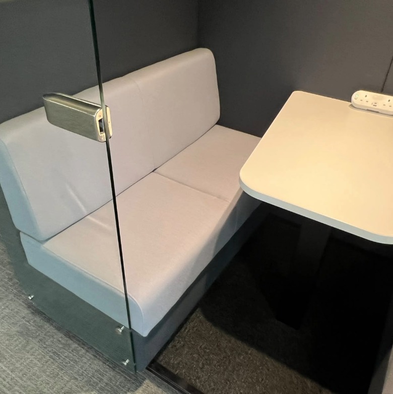 JDD Bob 4 Person Meeting Pod - Second Hand Office Pods - My Office Pod15.38.43 (4)